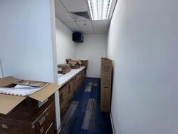 Moreton Logistics Centre (D5), Office #628916561